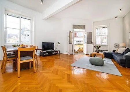 Elegant Old Town Apt With Balcony With Free Garage Prague Exterior photo