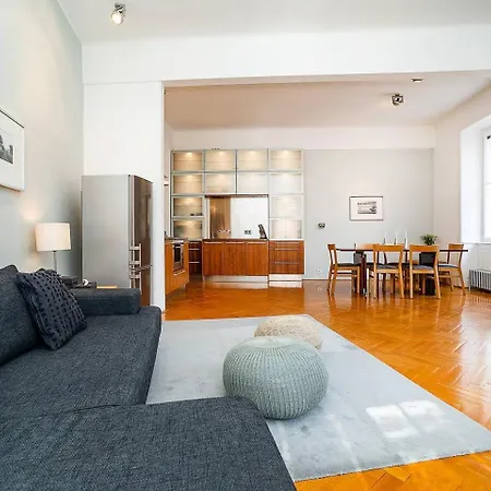 Elegant Old Town Apt With Balcony With Free Garage Prague Exterior photo
